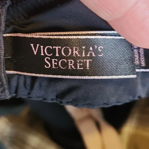 Victoria's Secret Black Wireless Bra - Picture 3 of 4